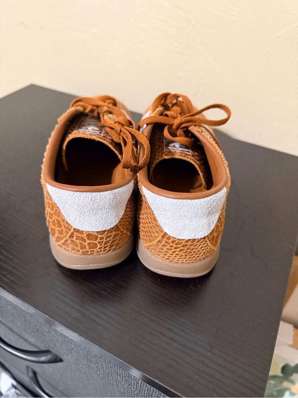 adidas Gazelle Dusty Brown Textured Three-Stripe Women's Sneakers. NWOT Run big. - Picture 4 of 5